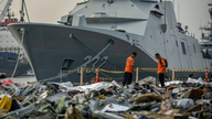 Lion Air crash search finds debris, belongings on seafloor