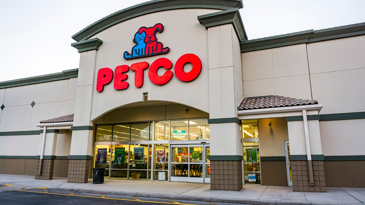 Petco artificial food outlet