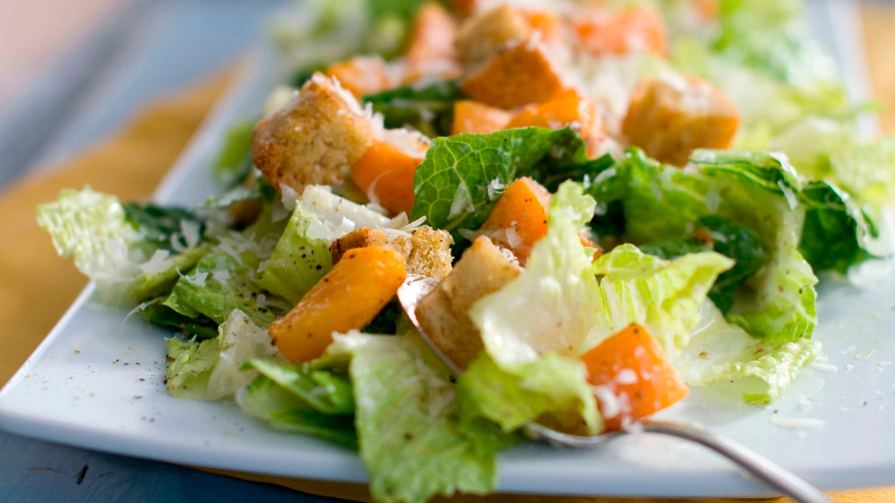 Target Joins Walmart In Tainted Lettuce Recall As Thanksgiving