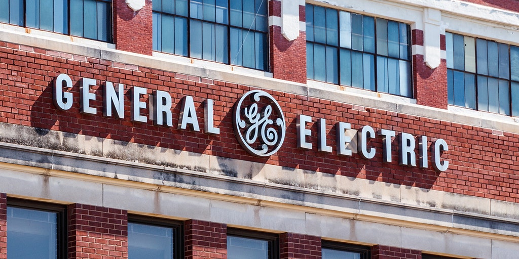 Hundreds of GE workers in New York walk off the job over vaccine mandate - Vimarsana News