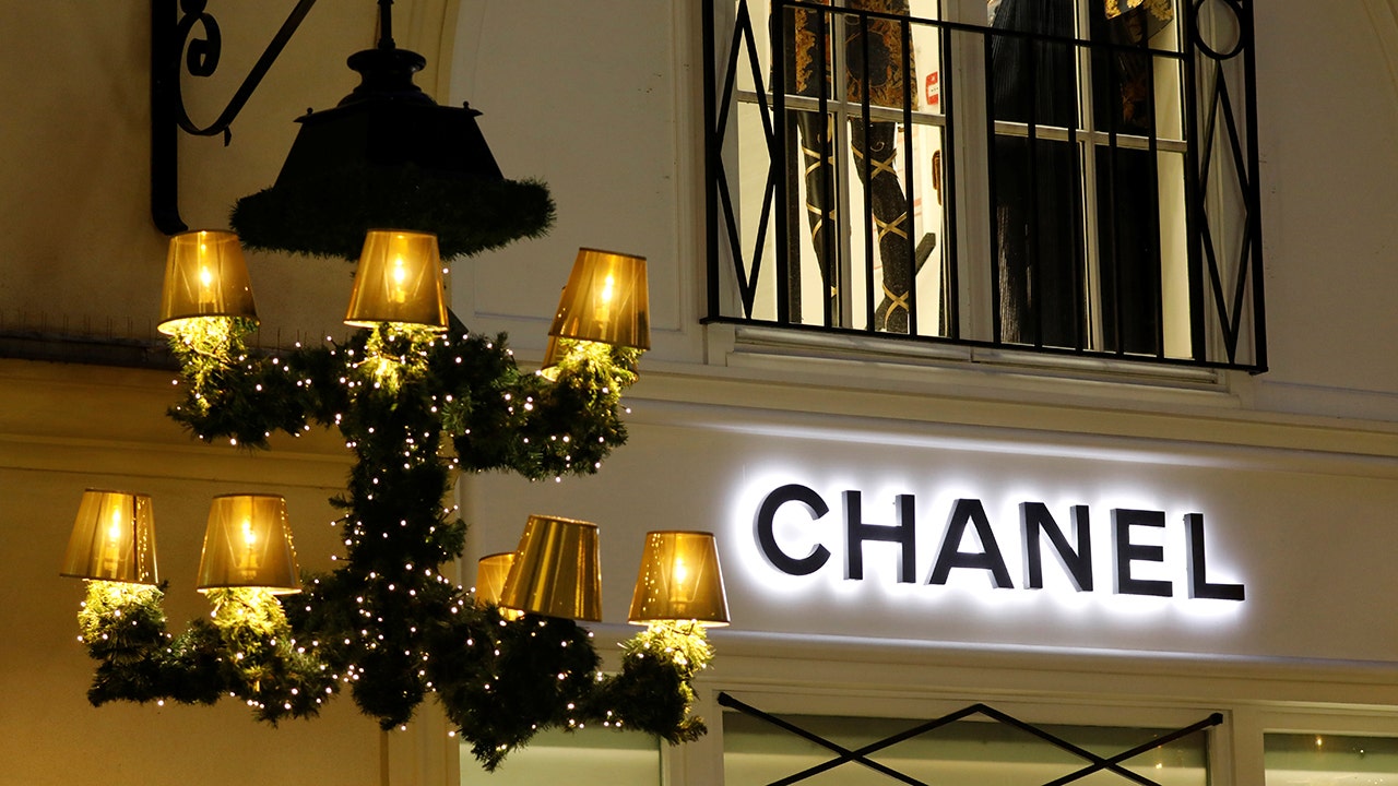 Chanel's first Advent calendar trapped in a bad buzz turmoil - Premium  Beauty News