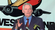 Herb Kelleher, co-founder of Southwest Airlines, dies at 87