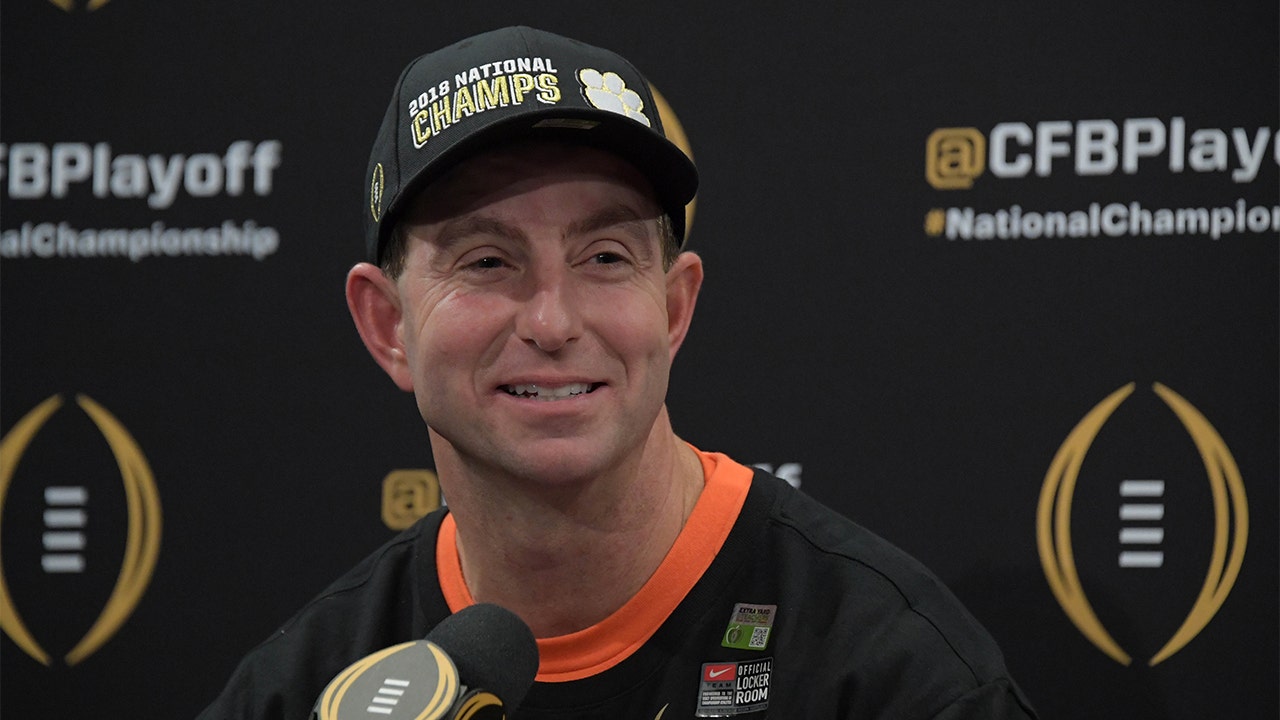 Clemson Dabo Swinney Reach 93m Contract Extension Richest In College Football History Fox Business