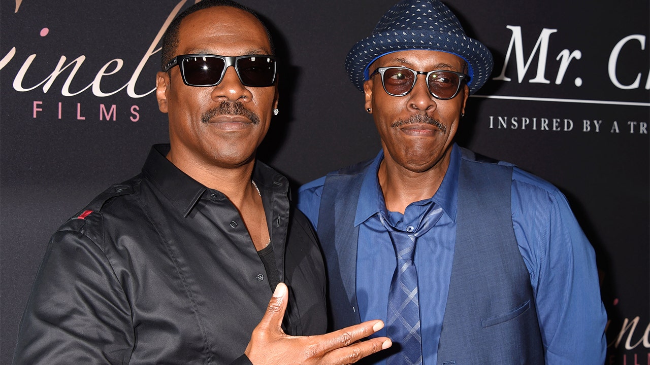 Eddie Murphy, Netflix in talks for $70M stand-up comedy ...