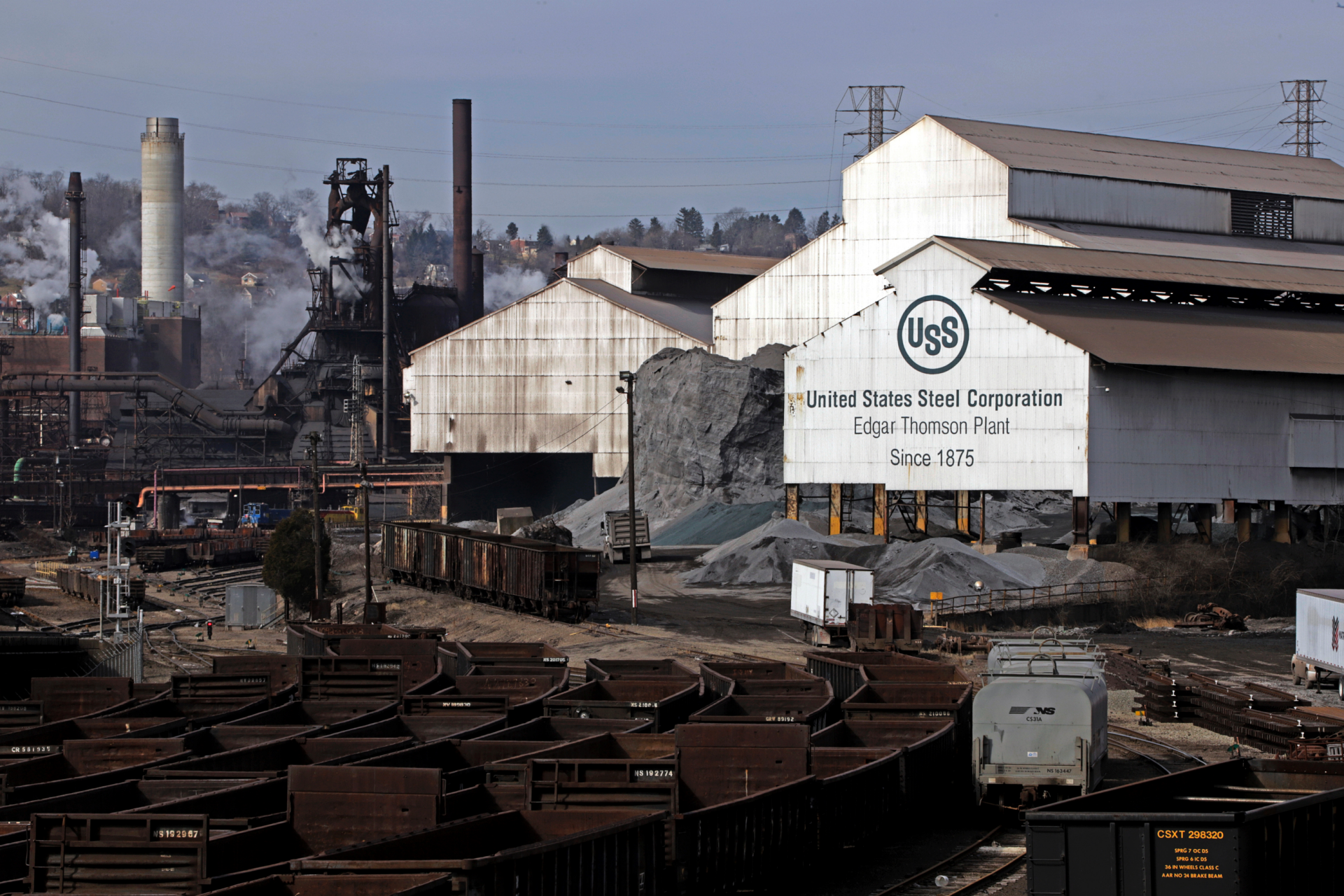 Us steel. Металлургический комбинат США. Сталеплавильные заводы США. Сталелитейный завод в США. Металлургический завод Гэри в США.