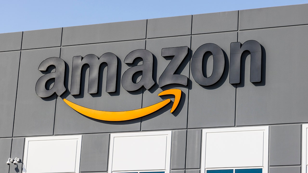 Amazon Considering Office Space In New York City Report Fox Business Amazon Considering Office Space In New York City Report Fox Business