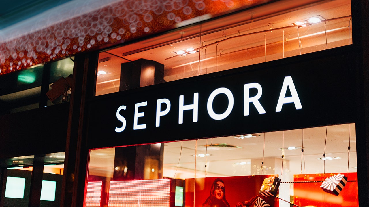 Sephora scandal online by night