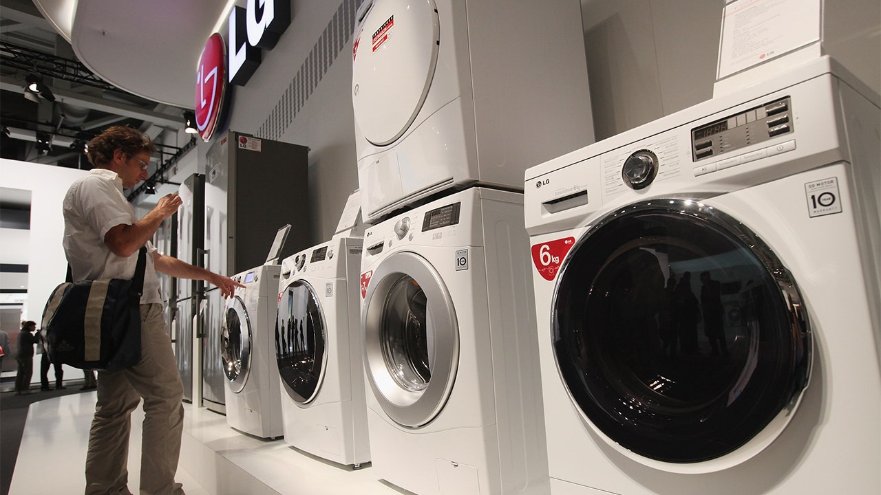 LG Electronics debuts first washing machine plant in US: report | Fox  Business