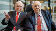 Investors gather to learn from Buffett and each other