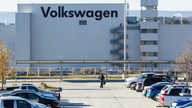 Tennessee governor against union vote at Volkswagen plant