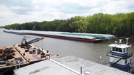 Correction: Flooding-Mississippi River Barges story