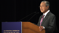 Mahathir urges US to talk with China, accept its greatness