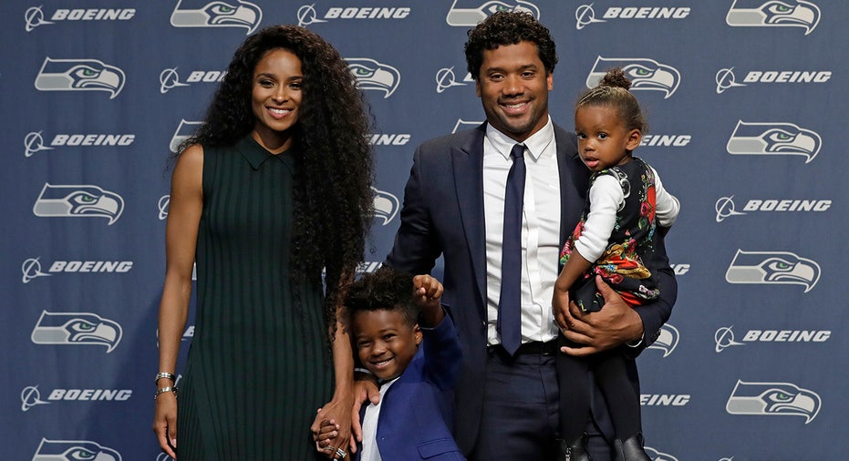 Nfl Star Russell Wilson Gifts Mom A House For Mother S Day Shares Touching Video Fox Business