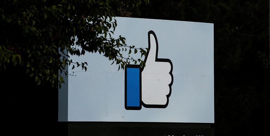Facebook's Mark Zuckerberg to face leadership vote