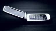 This company is offering $1,000 to someone willing to give up their smartphone and use a flip phone