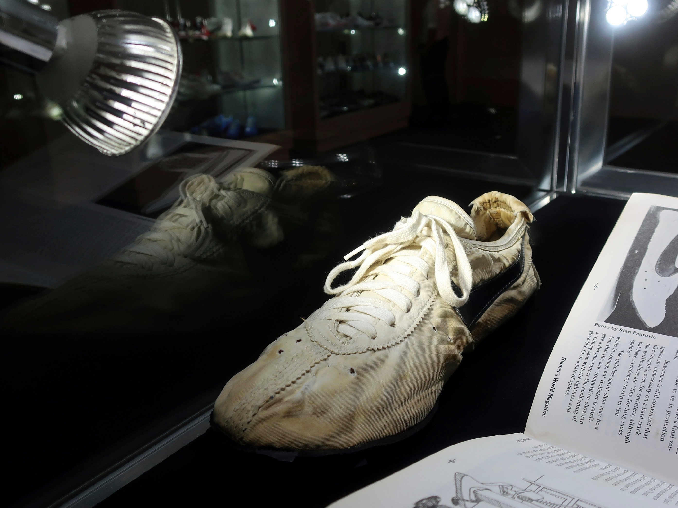 Eigen Actuator Verdwijnen Last chance, sneakerheads: Bid on these historic Nikes | Fox Business