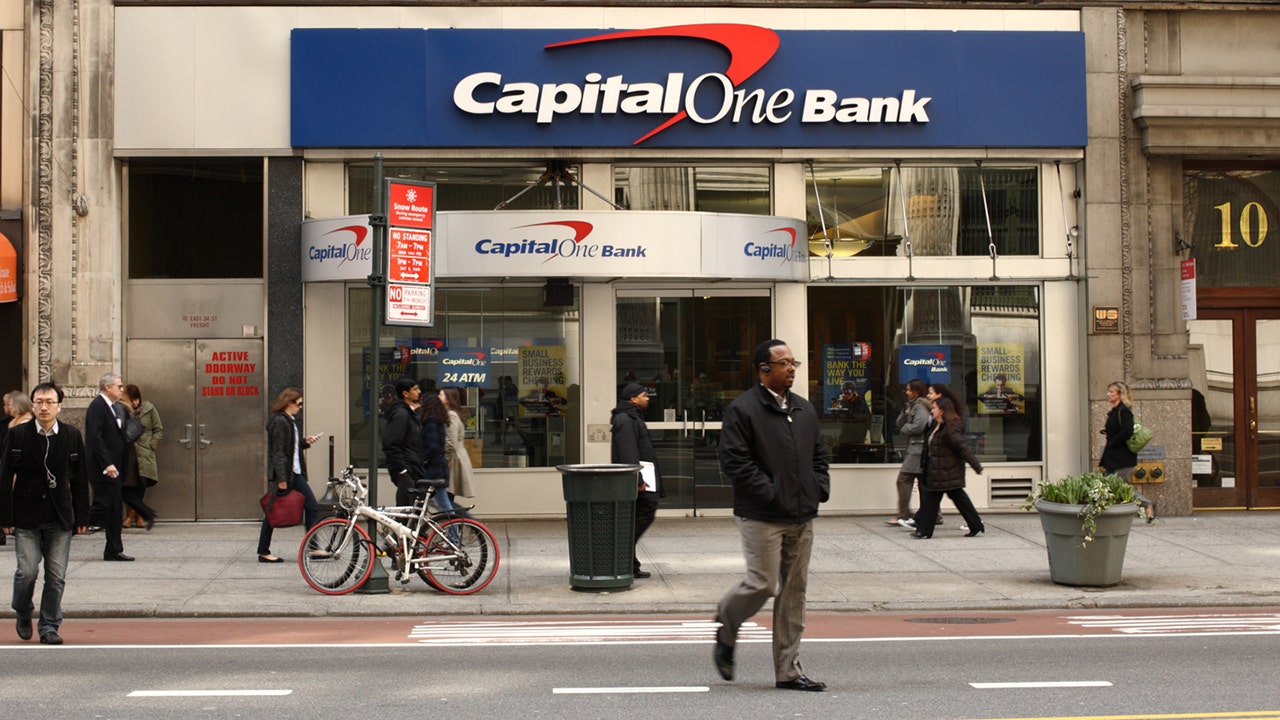 Capital One Bank fixes tech glitch stranding customers ...