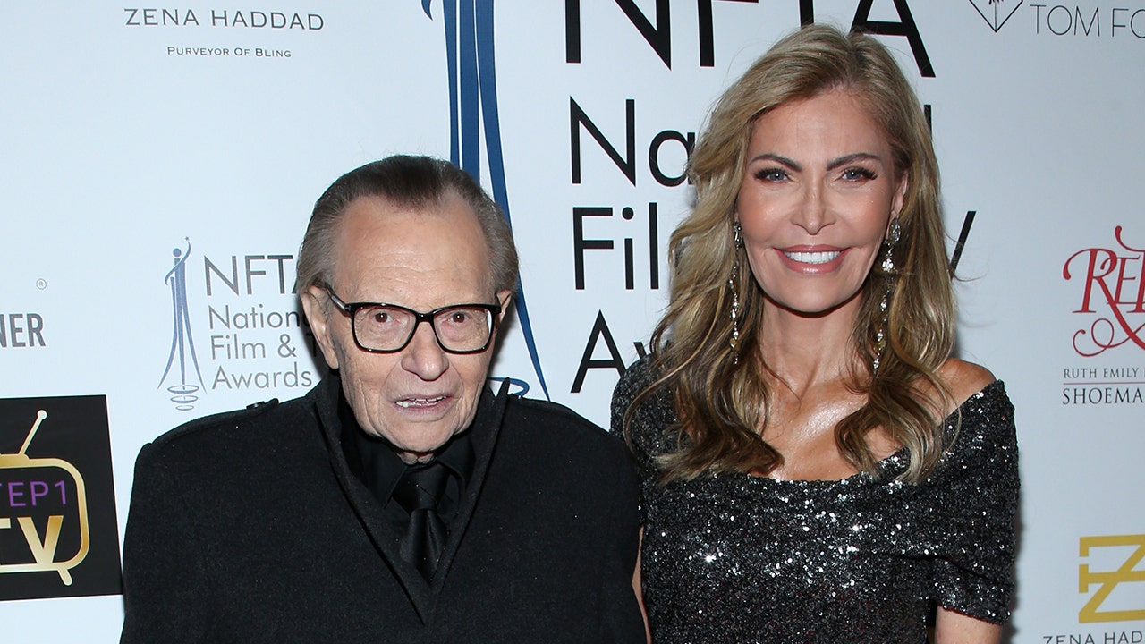 Larry King does it again! Former CNN host files papers for his 8th divorce | Fox Business