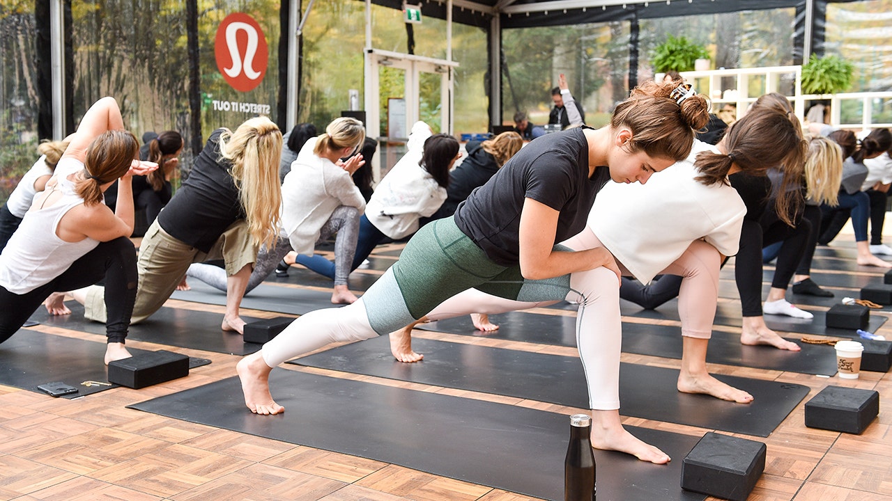 lululemon age to work