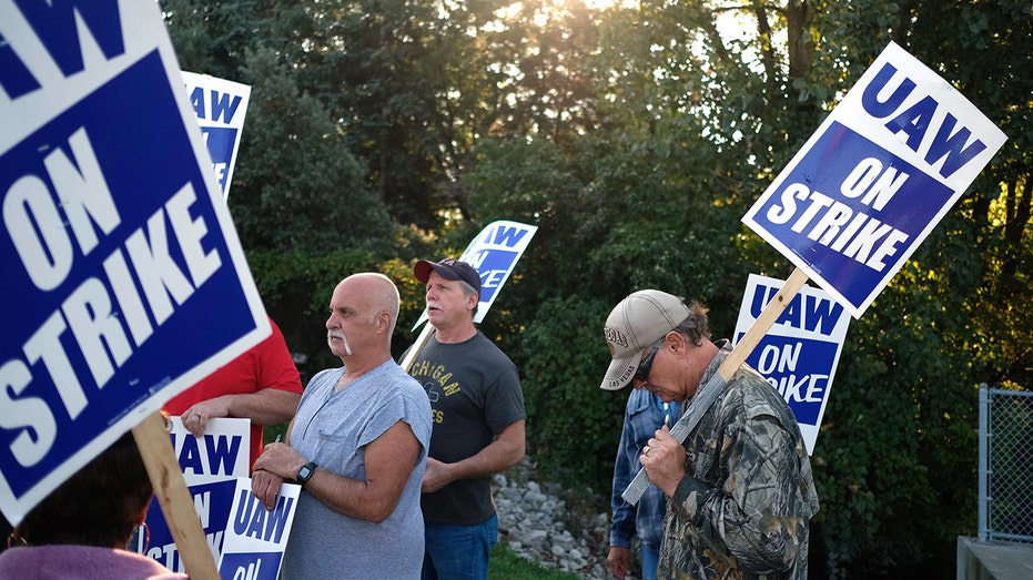 UAW's GM strike is longest nationwide walkout at auto company in nearly ...
