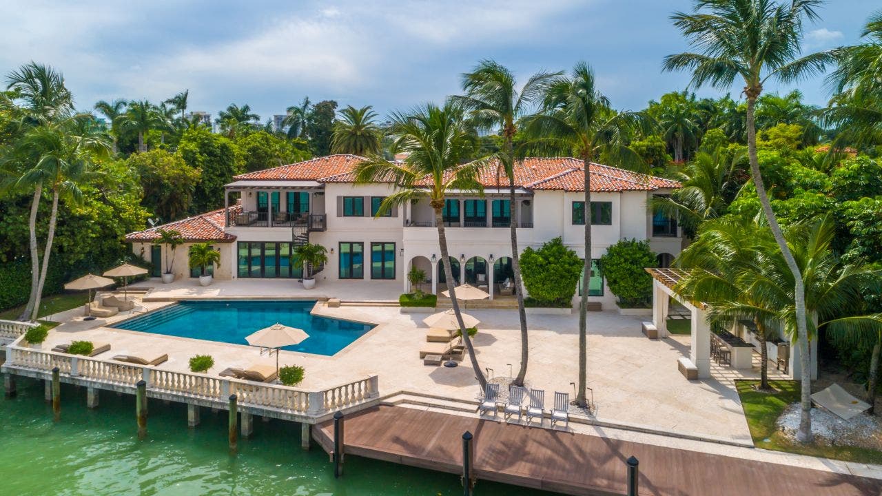 Dwyane Wade lists Miami Beach mansion for $32.5M: Report | Fox Business