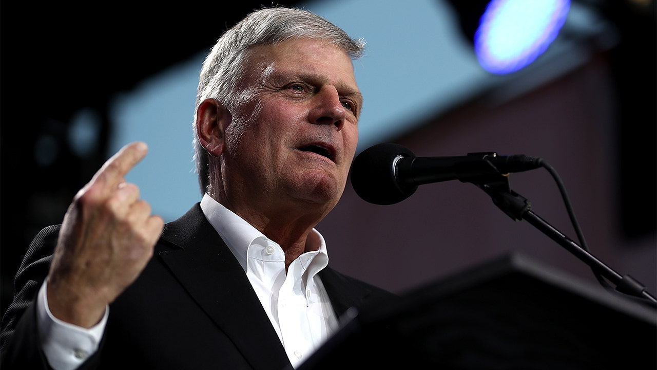 Franklin Graham laments 'incentive not to work' on Labor Day | Fox Business