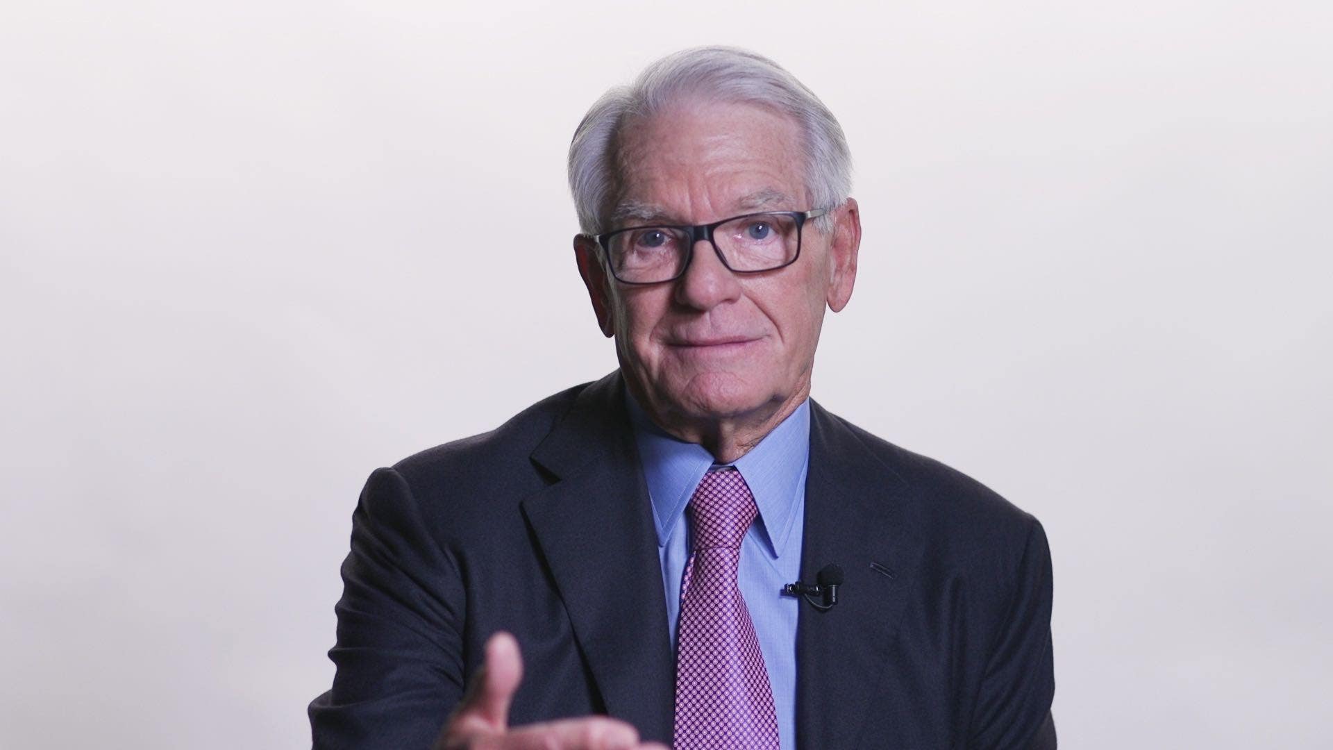 Charles Schwab's plan to lure millennial investors | Fox Business