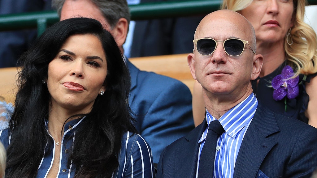 All models were 18 years of age or older at the time of depiction. Lauren Sánchez Age - Jeff Bezos Girlfriend Lauren Sanchez Divorce To Be Finalized By End Of The Month Report Fox Business