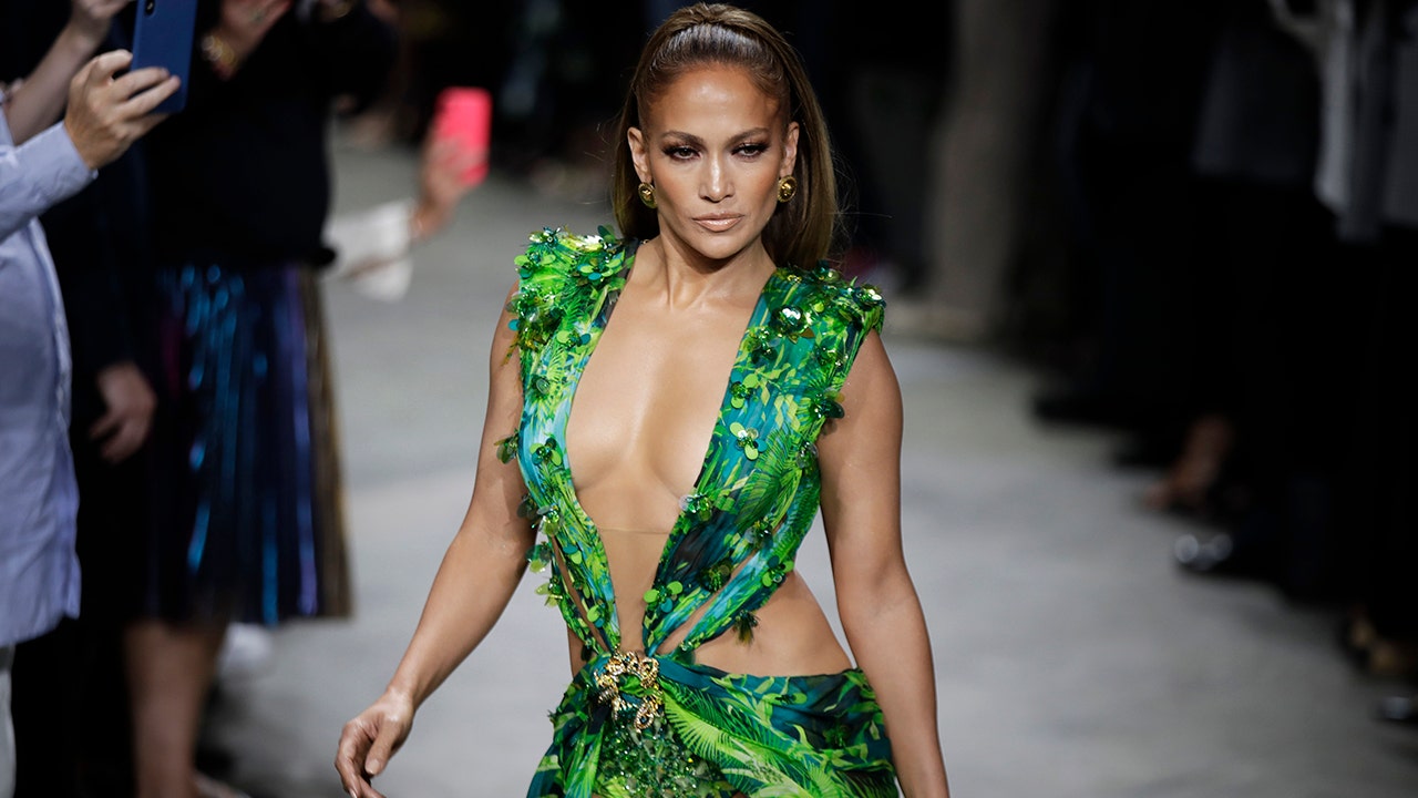 Versace jennifer clearance lopez 2000