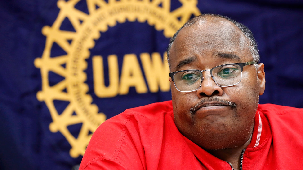 az-news-ai.blogspot.com - UAW agrees to monitor, election change to avoid fed takeover - Fox Business