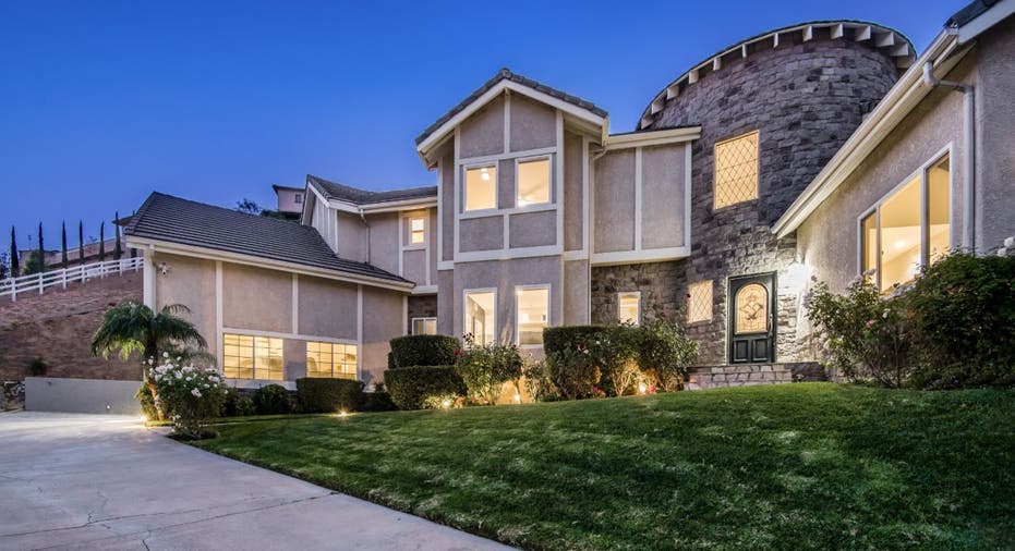 Shaquille O'Neal selling his $2.5M California home. Take a look inside ...