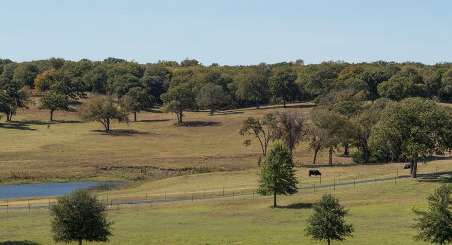 Terry Bradshaw selling his 144-acre Oklahoma ranch. Take a look inside