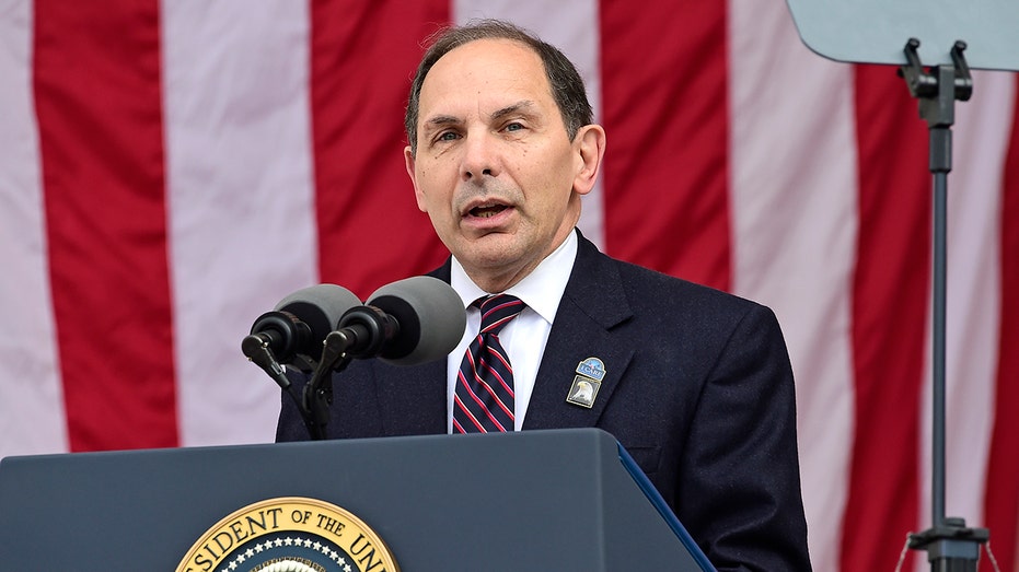 Secretary of Veterans Affairs 