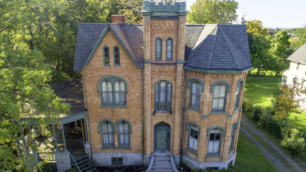 This 10 Bedroom New York Mansion Costs Just 50k But There S A Catch Fox Business