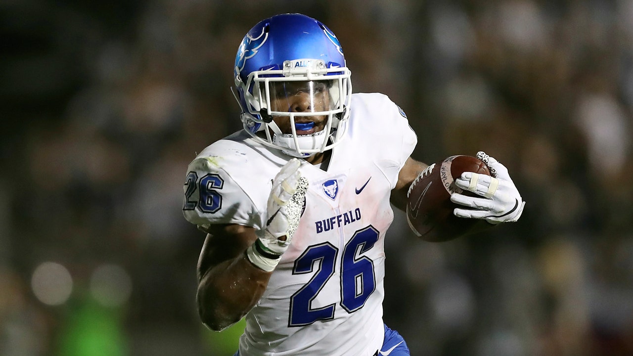 Ncaa Football Bowls Why Schools Don T Care About The Bonus Check