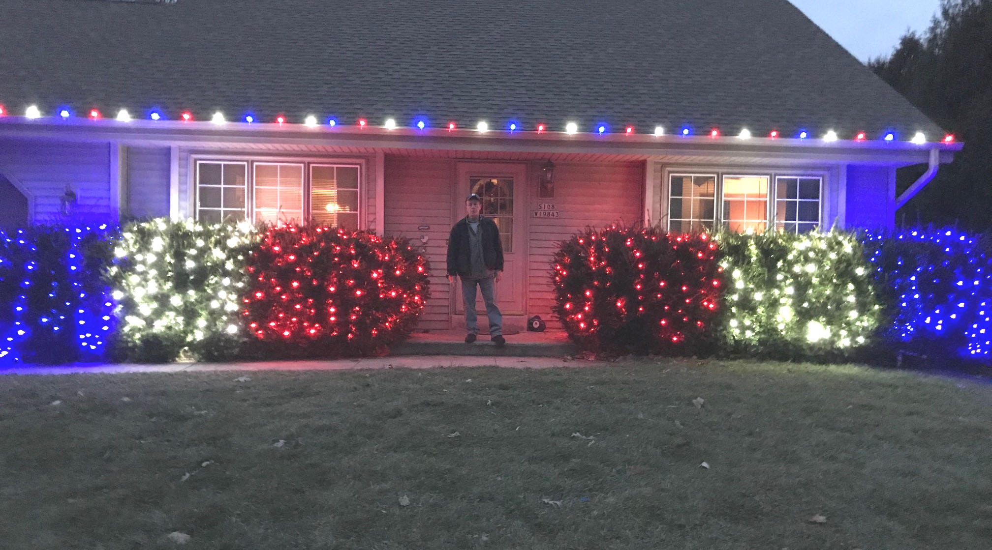 Holiday Lighting Company Decorates Veterans Homes For Free Fox
