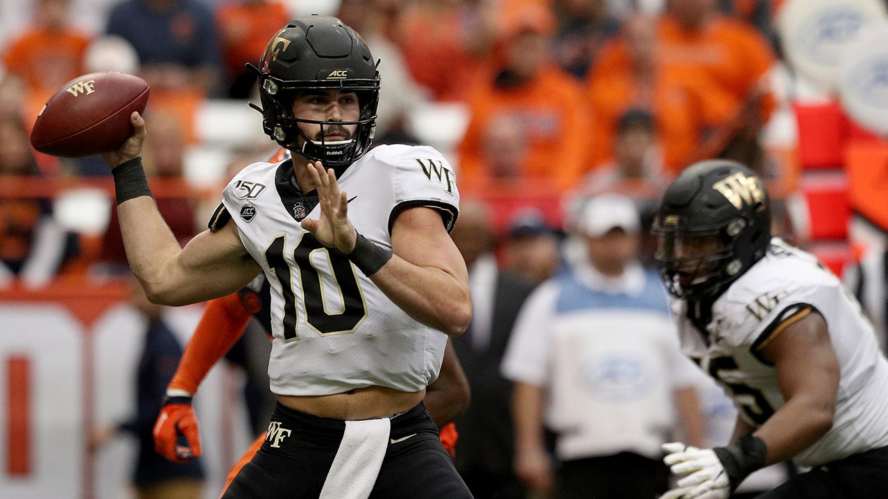 Pinstripe Bowl Coaches Torn On Paying College Athletes Fox Business