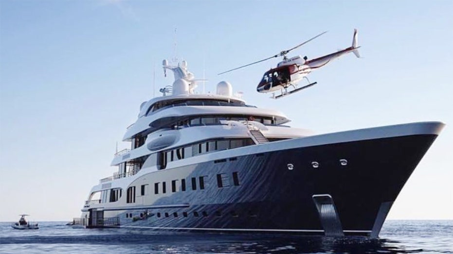 arnault family yacht