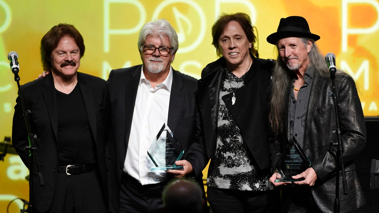 The Doobie Brothers, Whitney Houston, inducted into Rock and Roll Hall