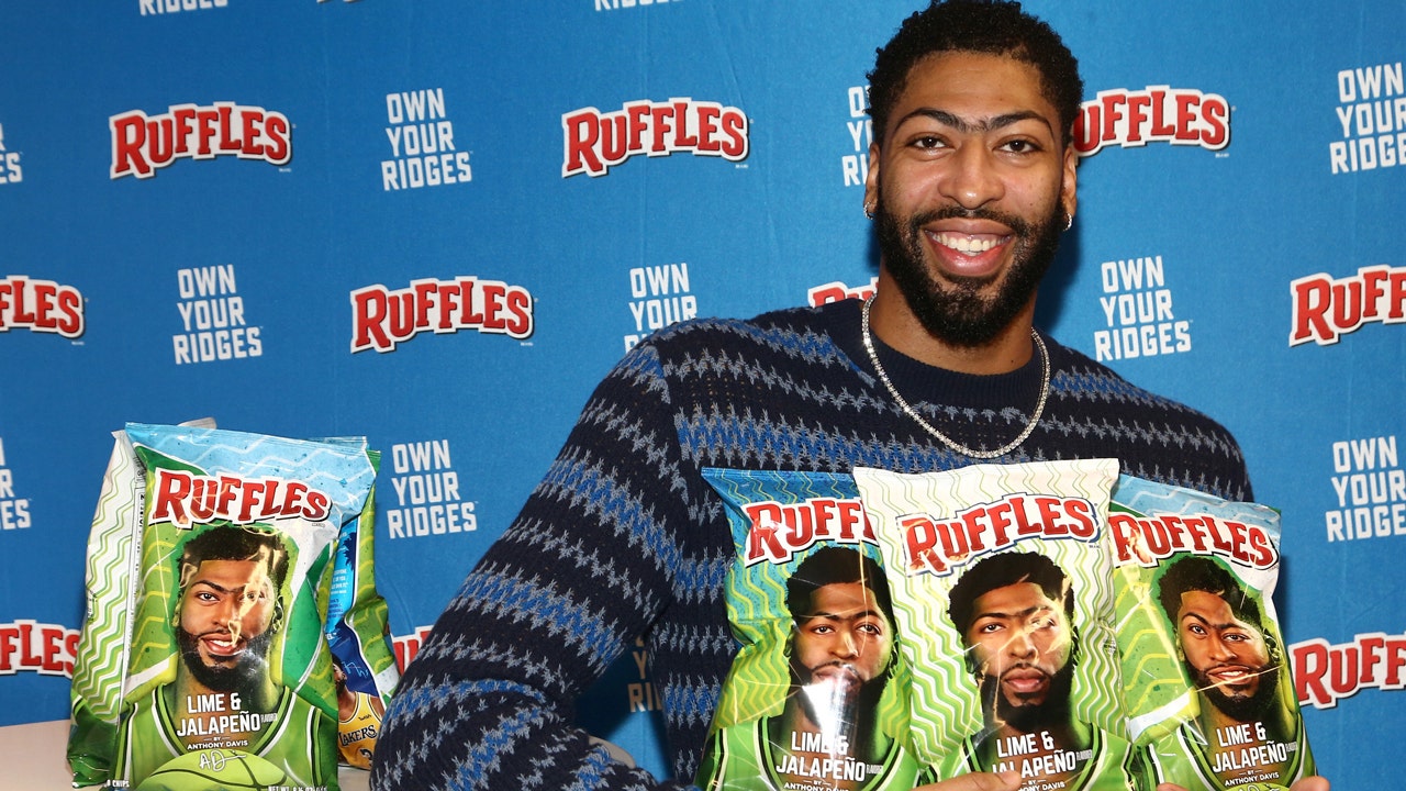 Anthony-Davis-Ruffles.jpg