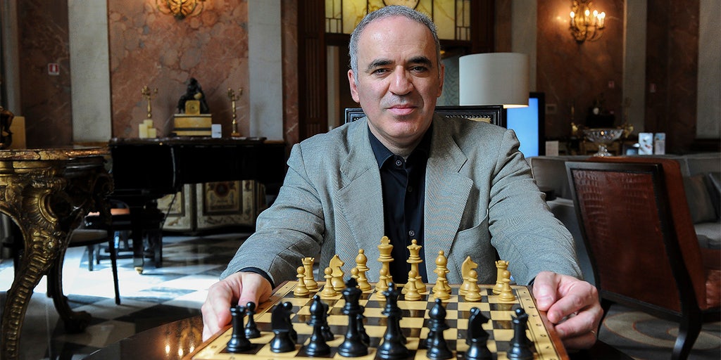 Garry Kasparov in bitter battle for world chess federation leadership, Garry  Kasparov