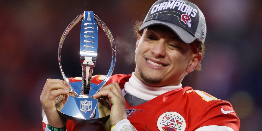 Super Bowl News: Patrick Mahomes Tops Tom Brady in NFL Sales - Bloomberg