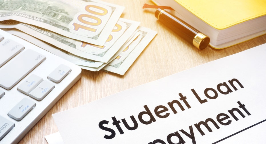 Private Student Loans: The Pros and Cons - Best School News