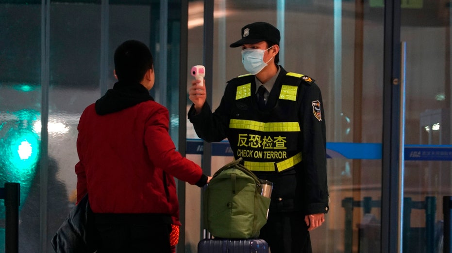 China warns virus could mutate and spread as death toll rises