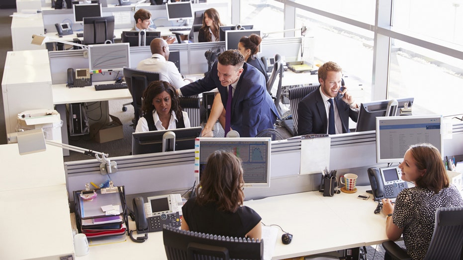 corporate-leadership-workplace-office corporate-leadership-workplace-office