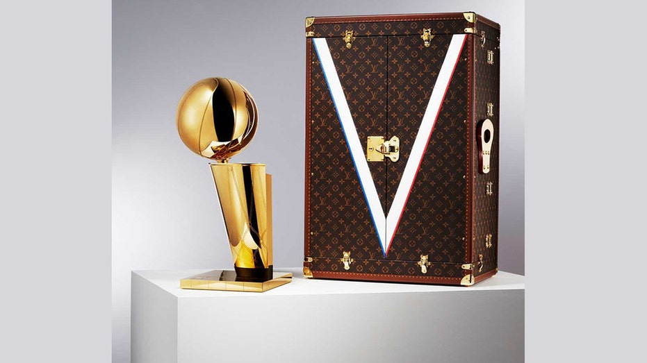 Louis Vuitton to Design Trophy Case for League of Legends World  Championships – ARCHIVE - The Esports Observer