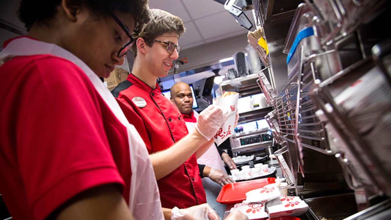 want-to-become-a-chick-fil-a-operator-here-s-how-much-it-costs-fox