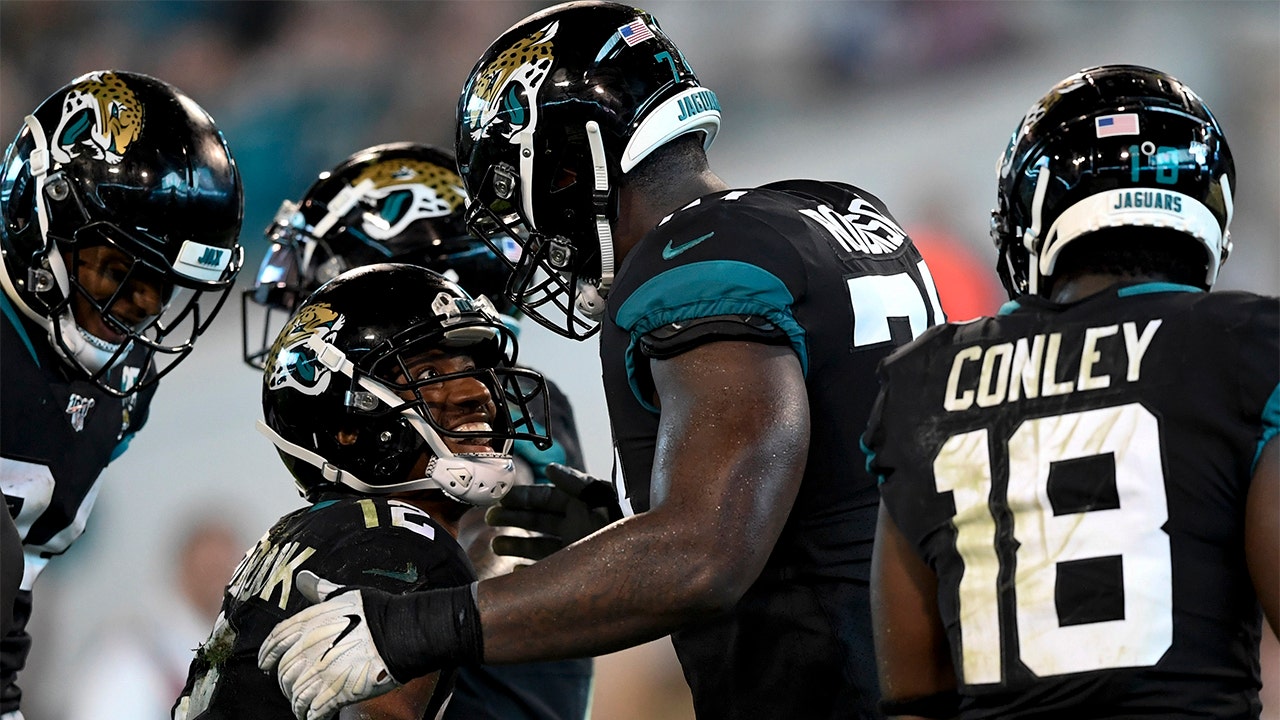 Jaguars Season Ticket Holders Balk As Team Shifts 2nd Home Game To