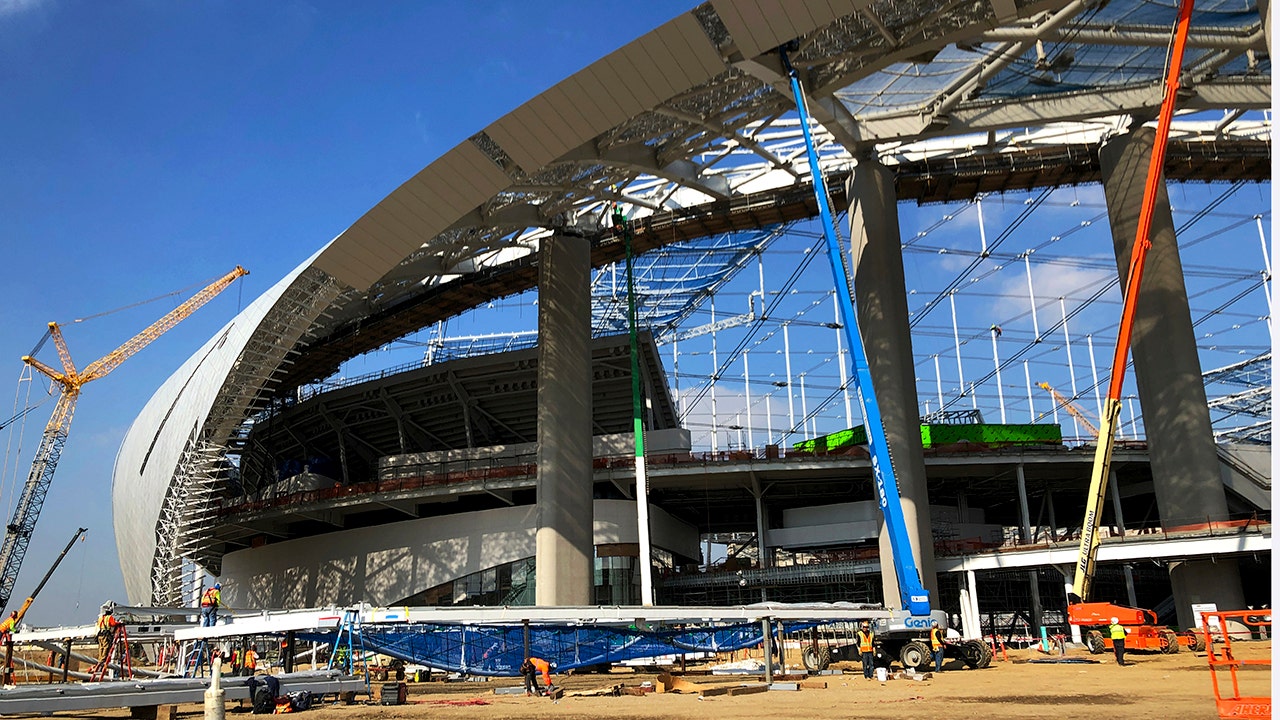 Chargers Rams New Sofi Stadium The First Indoor Outdoor Nfl Venue Fox Business