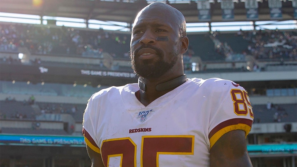 Super Bowl 50 Champion Vernon Davis has announced his retirement